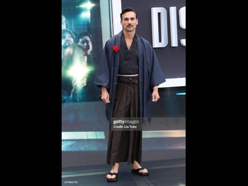  alt="Henry Lloyd-hughes"