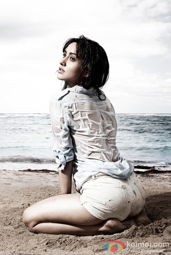 Neha Sharma (II)