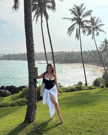 Neha Sharma (II)