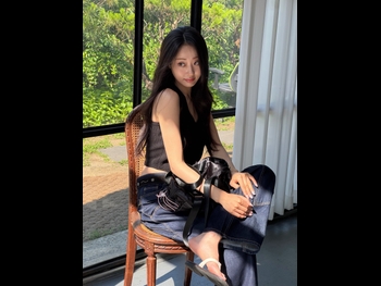  alt="Kyungri"