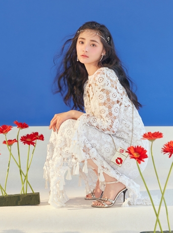 Jieqiong Zhou