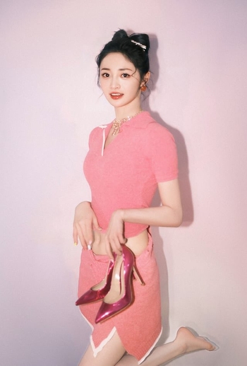 Jieqiong Zhou