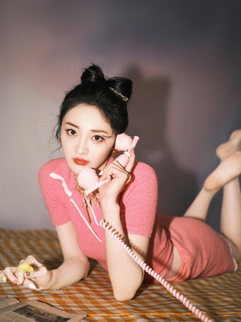 Jieqiong Zhou