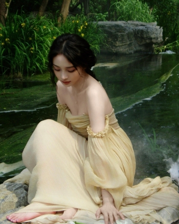 Jieqiong Zhou