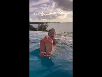  alt="Amanda Cerny"