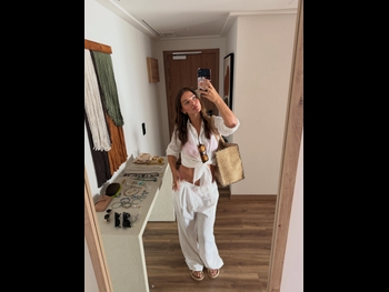  alt="Laura Escanes"