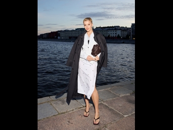  alt="Yulianna Karaulova"