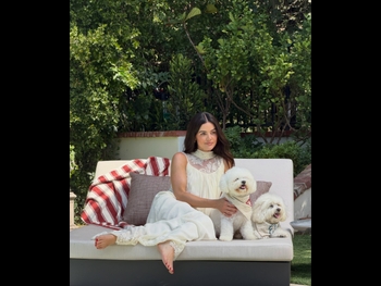  alt="Lucy Hale (ii)"