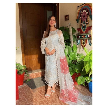 Iqra Aziz