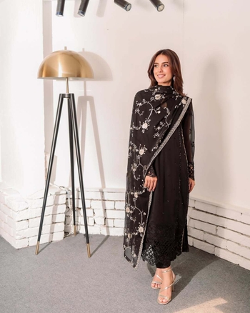 Iqra Aziz