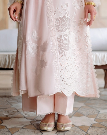 Iqra Aziz