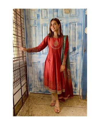 Iqra Aziz