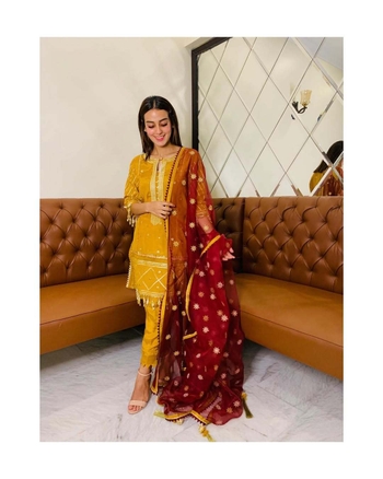 Iqra Aziz