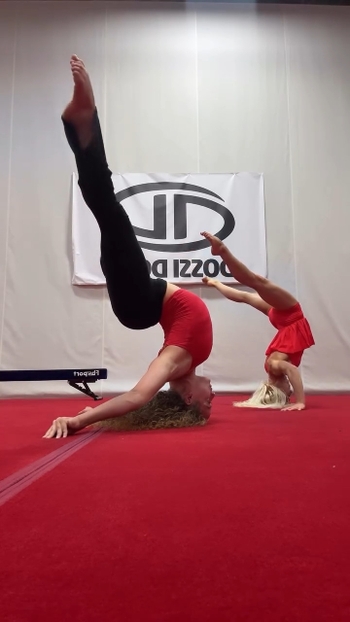 Sofie Dossi