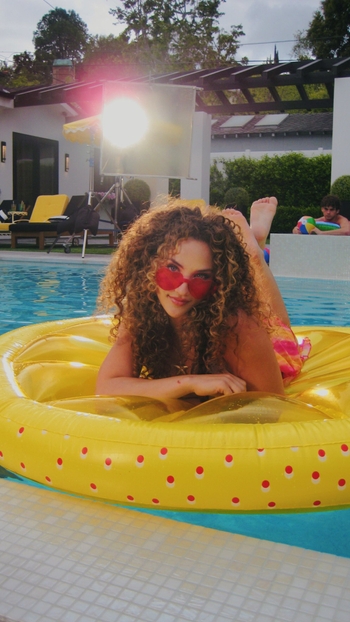 Sofie Dossi