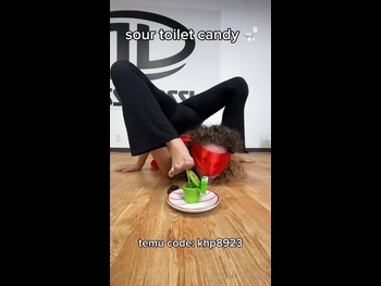  alt="Sofie Dossi"