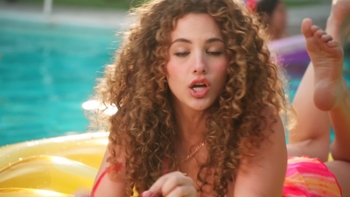Sofie Dossi