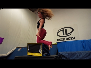  alt="Sofie Dossi"