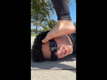  alt="Sofie Dossi"