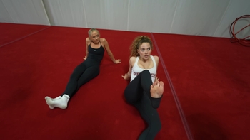 Sofie Dossi