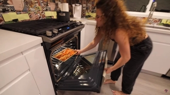 Sofie Dossi