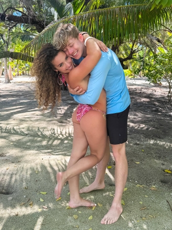 Sofie Dossi