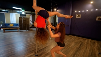 Sofie Dossi