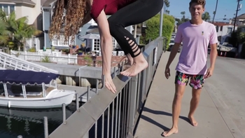 Sofie Dossi