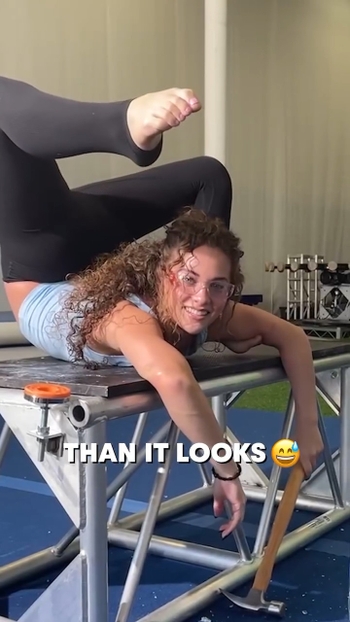 Sofie Dossi