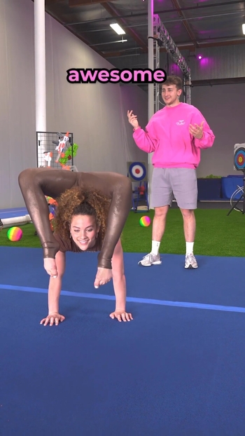 Sofie Dossi