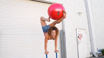 Sofie Dossi