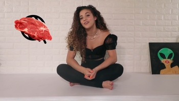 Sofie Dossi