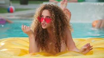 Sofie Dossi