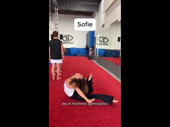  alt="Sofie Dossi"