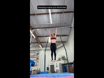  alt="Sofie Dossi"