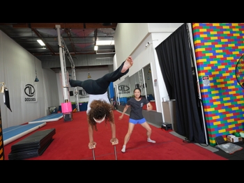  alt="Sofie Dossi"