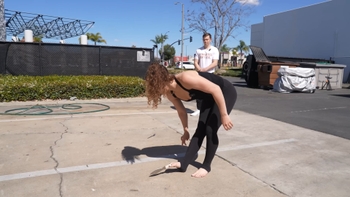 Sofie Dossi