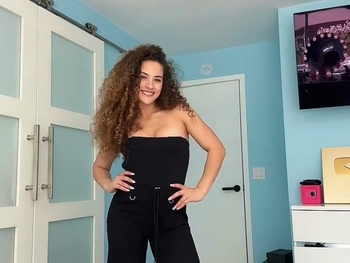 Sofie Dossi