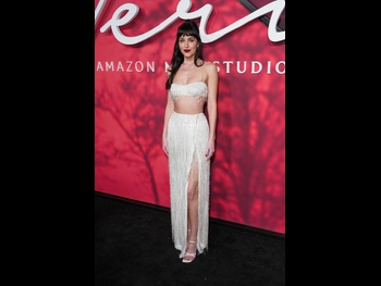  alt="Dakota Johnson"