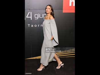  alt="Nina Dobrev"
