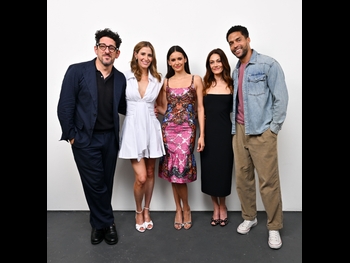  alt="Nina Dobrev"