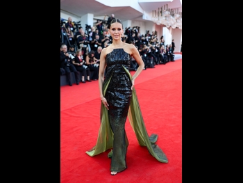  alt="Nina Dobrev"