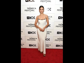  alt="Nina Dobrev"