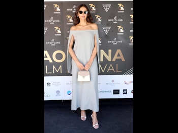  alt="Nina Dobrev"