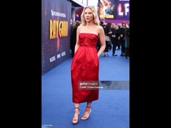  alt="Scarlett Johansson"