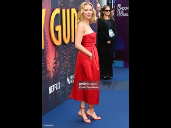  alt="Scarlett Johansson"