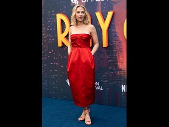  alt="Scarlett Johansson"