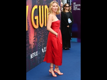  alt="Scarlett Johansson"