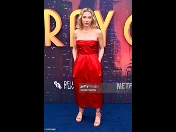  alt="Scarlett Johansson"