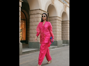  alt="Roshni Chopra"